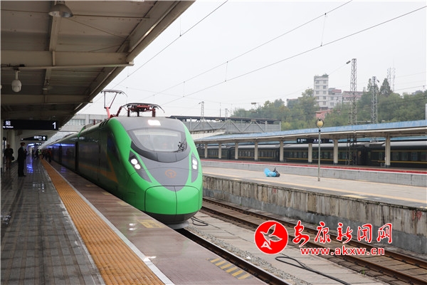 視新聞｜安康首趟動車組開行 1小時59分直達西安